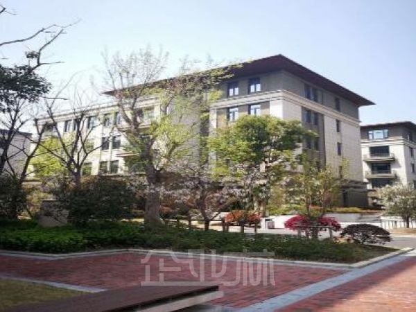 青浦新城花园式企业总部办公楼火热招商    租金1.5元/平米