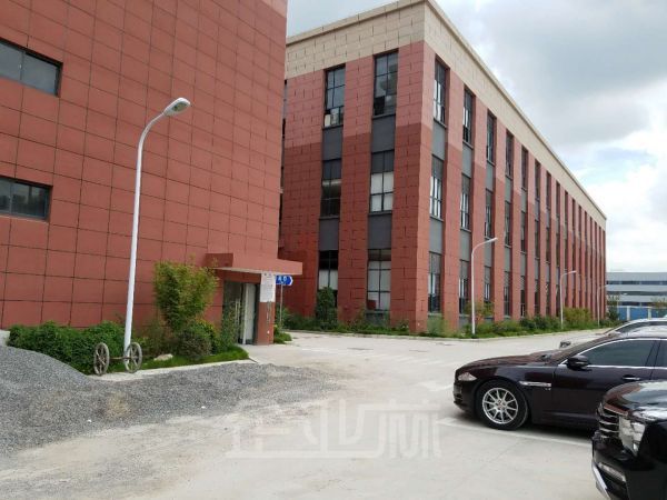 上海莘庄整栋8200㎡厂房出租，层高6米，104板块，绿证，可环评，可注册，1.5~1.8/㎡/天