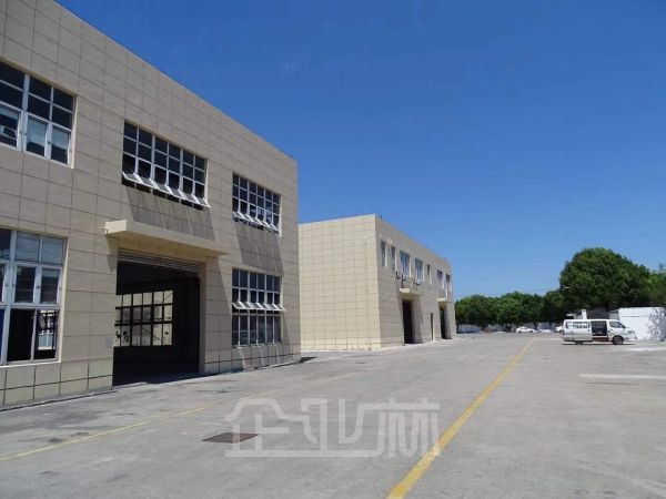 出租： 宝山区新商业式厂房项目20000平，地处嘉定宝山普陀交界！可分割！