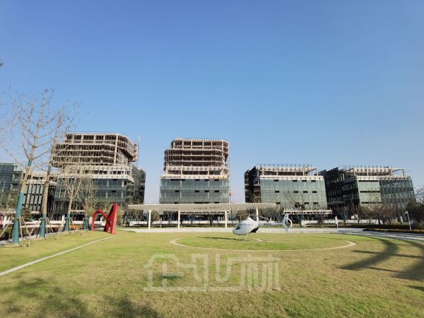 出售虹桥独栋3500平 办公研发 送花园地下室 环境好